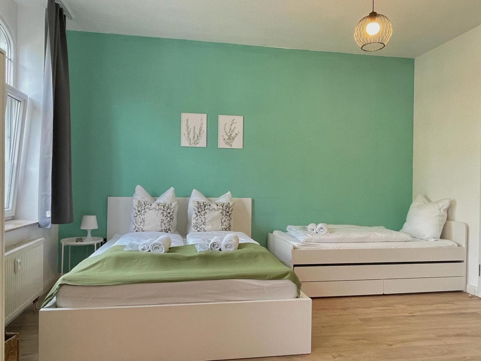 Raha Apartments - Charmantes Studio-Apartment - Hbf - Gratis Parkplatz Erfurt Esterno foto