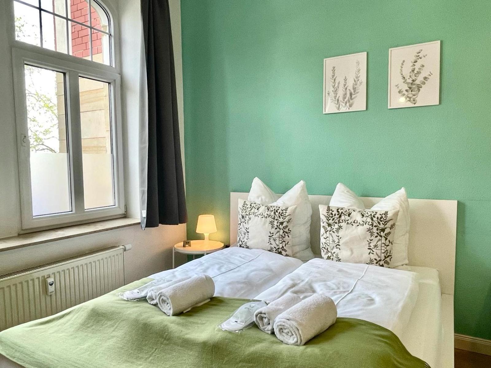 Raha Apartments - Charmantes Studio-Apartment - Hbf - Gratis Parkplatz Erfurt Esterno foto