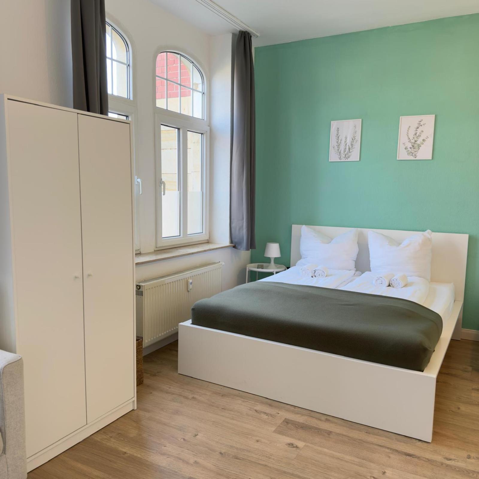 Raha Apartments - Charmantes Studio-Apartment - Hbf - Gratis Parkplatz Erfurt Esterno foto