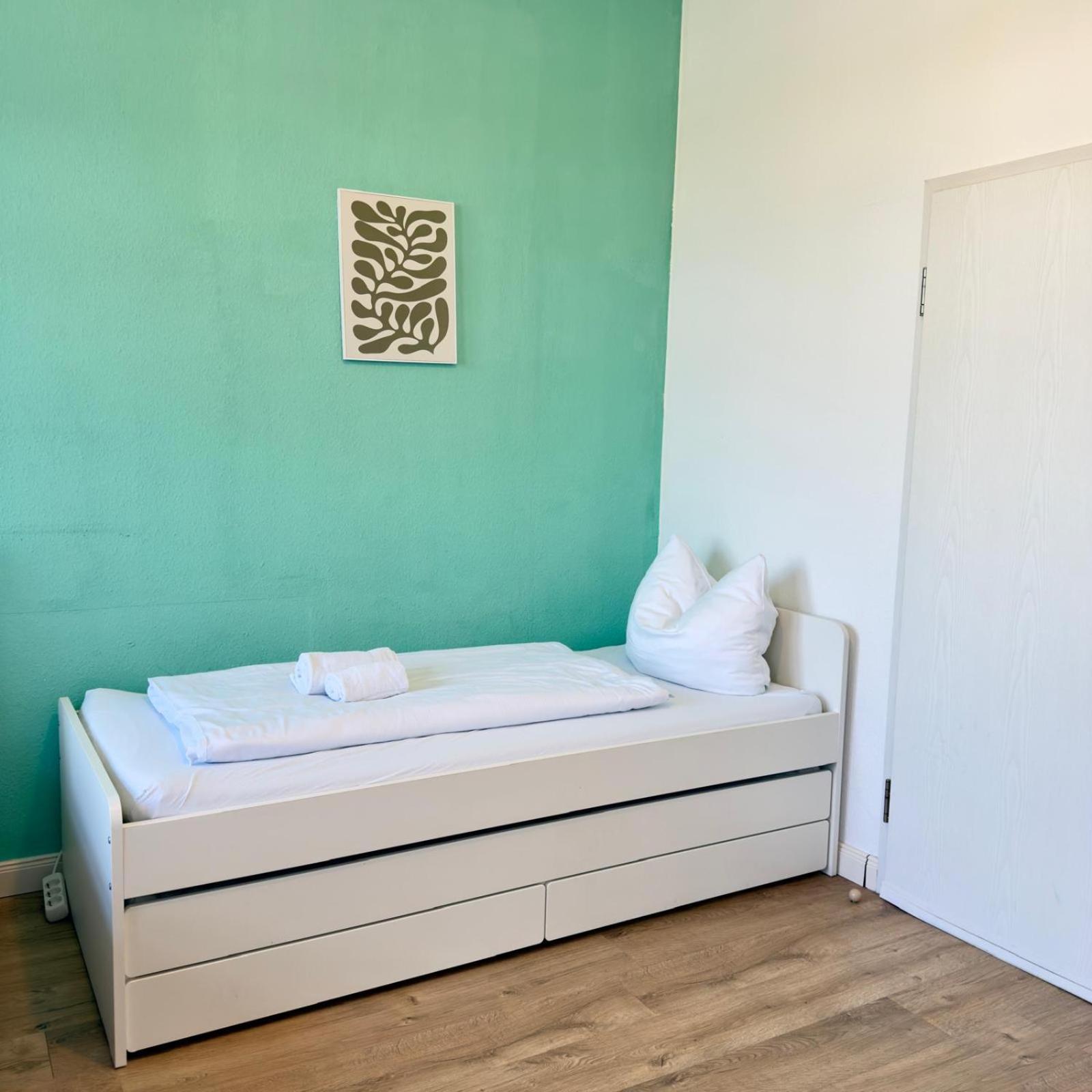 Raha Apartments - Charmantes Studio-Apartment - Hbf - Gratis Parkplatz Erfurt Esterno foto