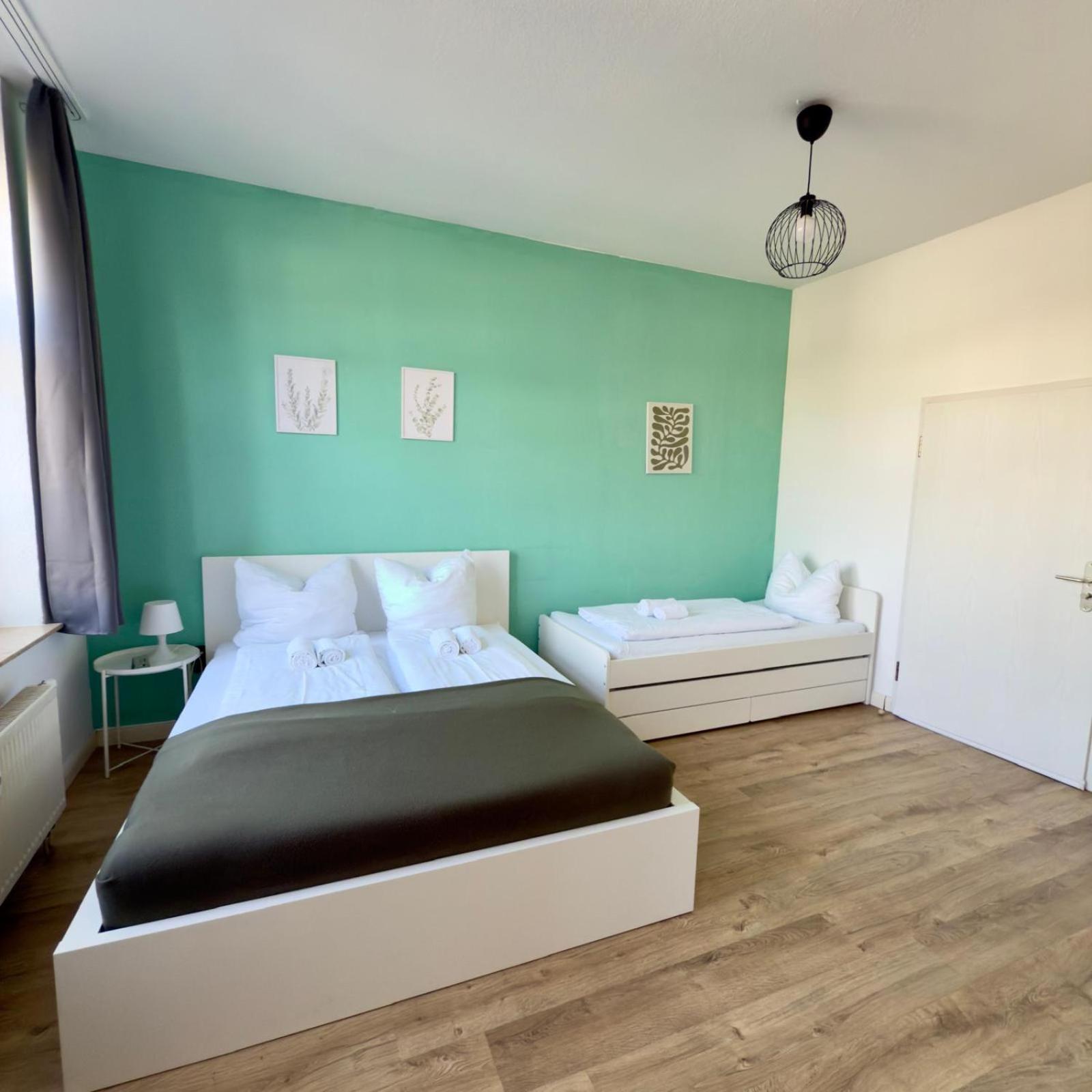 Raha Apartments - Charmantes Studio-Apartment - Hbf - Gratis Parkplatz Erfurt Esterno foto