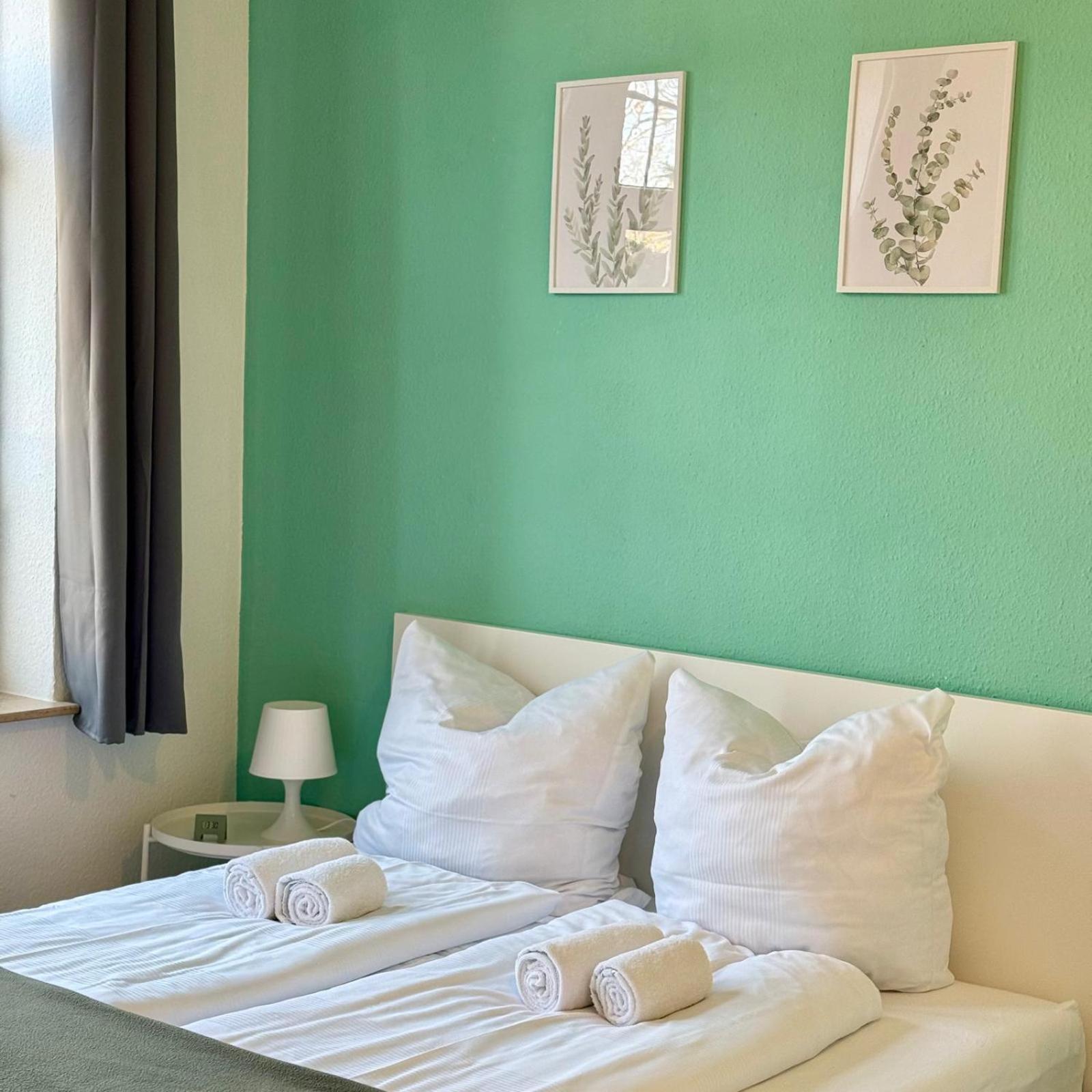 Raha Apartments - Charmantes Studio-Apartment - Hbf - Gratis Parkplatz Erfurt Esterno foto