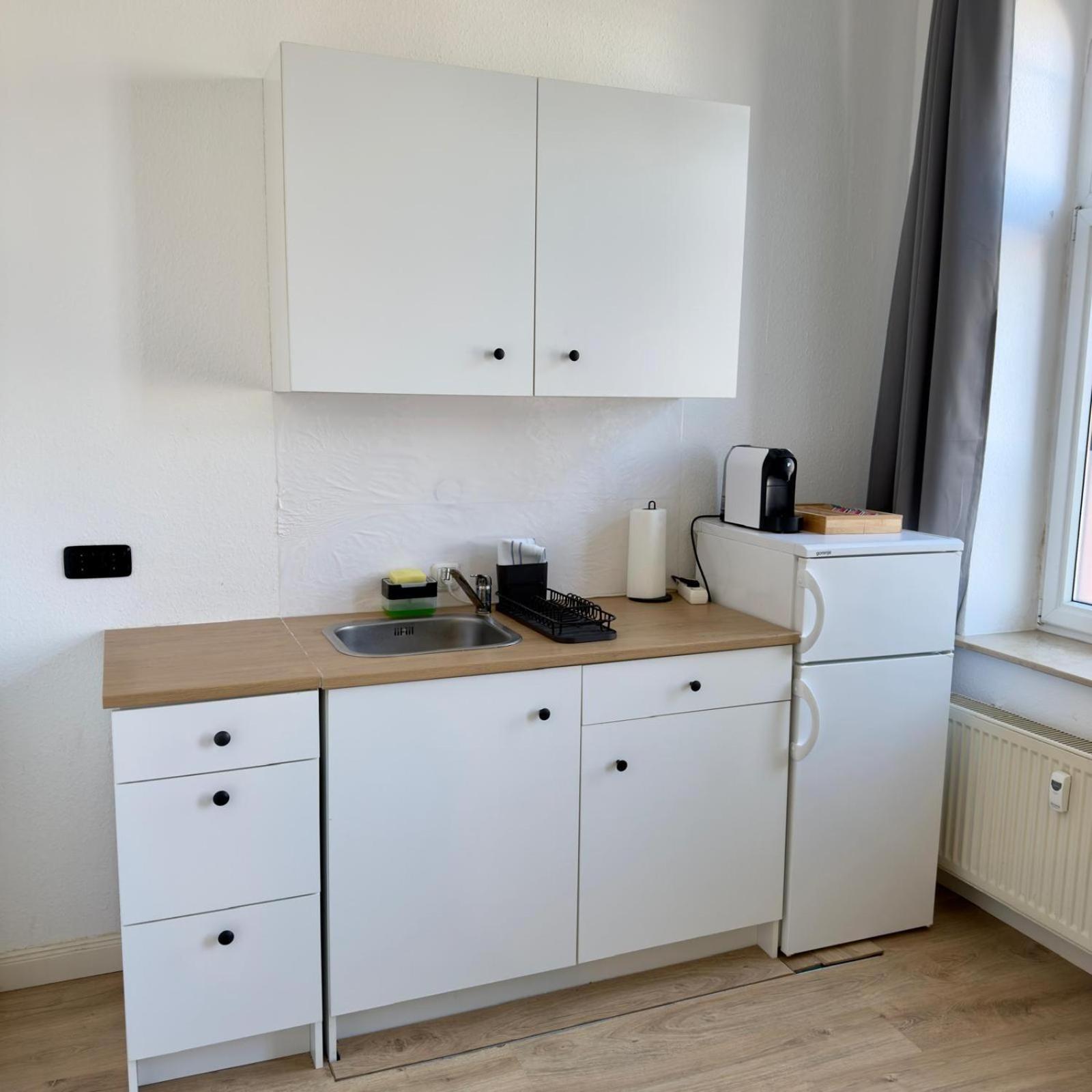 Raha Apartments - Charmantes Studio-Apartment - Hbf - Gratis Parkplatz Erfurt Esterno foto